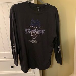 NEVER WORN Graphic Longsleeve